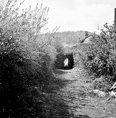 
The Cwmnantddu Tramroad route at the Bridgend Inn, Pontnewynydd, © Photo courtesy of the 'Monmouthshire Memories' group.