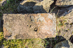 
'HD' small font possibly from Parfitt's Upper Cwmbran brickworks
