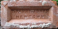 
'T Parry Jones Newtown', type 2 © Photo courtesy of Nicholas Moore and 'Old bricks'