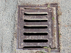
'Broad & Co Ltd London', drain cover, Gorran, Cornwall, June 2023