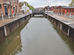 
River lock, Gloucester, April 2024