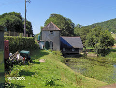 
The  Kennet and Avon Canal pumping station, Claverton, July 2006