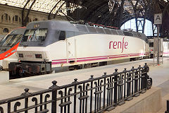 
RENFE '252-053-4' at Franca Station, Barcelona, May 2016