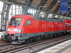 
'182 011' at Berlin Hbf, Germany, May 2024