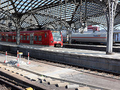 
'425 094' / '425 594' at Cologne, Germany, May 2024