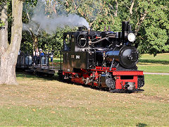 
'16' or '2643' takes us around the circuit at Frankfurt Feldbahn Museum, September 2024