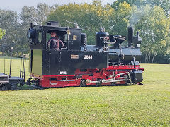 
'16' or '2643' takes us around the circuit at Frankfurt Feldbahn Museum, September 2024