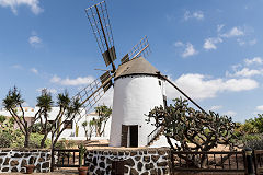 
Windmill at Antigua museum, September 2016
