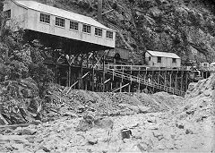 
Talisman Mine, 1900, © Photo courtesy of NZ Nat. Library, March 2017