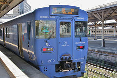 
Sea Side Liner '220 209' at Nagasaki, October 2017