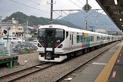
JR 'E257' unit, Otsuki, September 2017