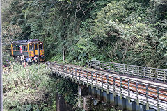 
'DRC 1022' at Shifen Waterfall bridge, February 2020